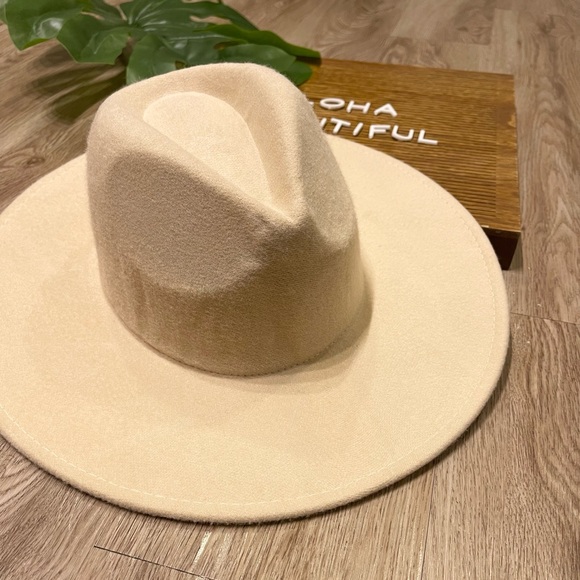 Tan Wide Brim Hat - Picture 2 of 5